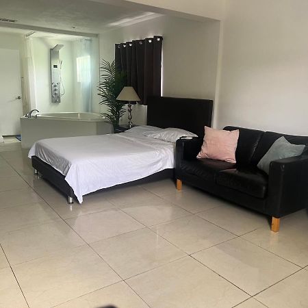 Willa Miami Haven By Airport Zewnętrze zdjęcie