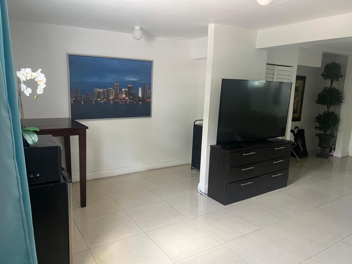 Willa Miami Haven By Airport Zewnętrze zdjęcie